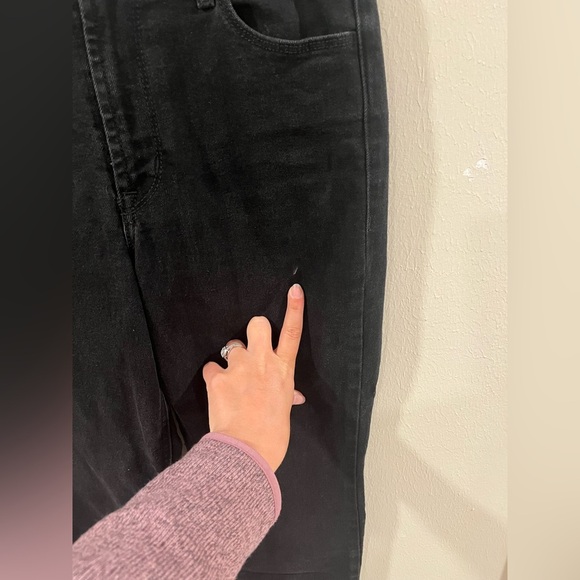 Old Navy High-Rise Wow Straight Black Jeans - Women’s Size 4 - Picture 2 of 10